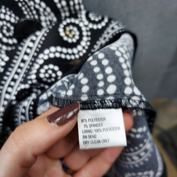 London Times Black & White Swirl Print Dress Size 8 Cap Sleeve Polyester/Spandex - Picture 3 of 4